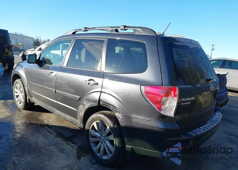 2013 Subaru Forester 2.5X Limited z USA, uszkodzony, nr VIN JF2SHAEC1DH405755